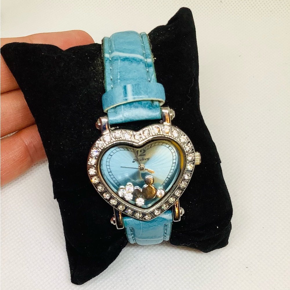 Nice dressy Mickey Mouse theme watch🐹